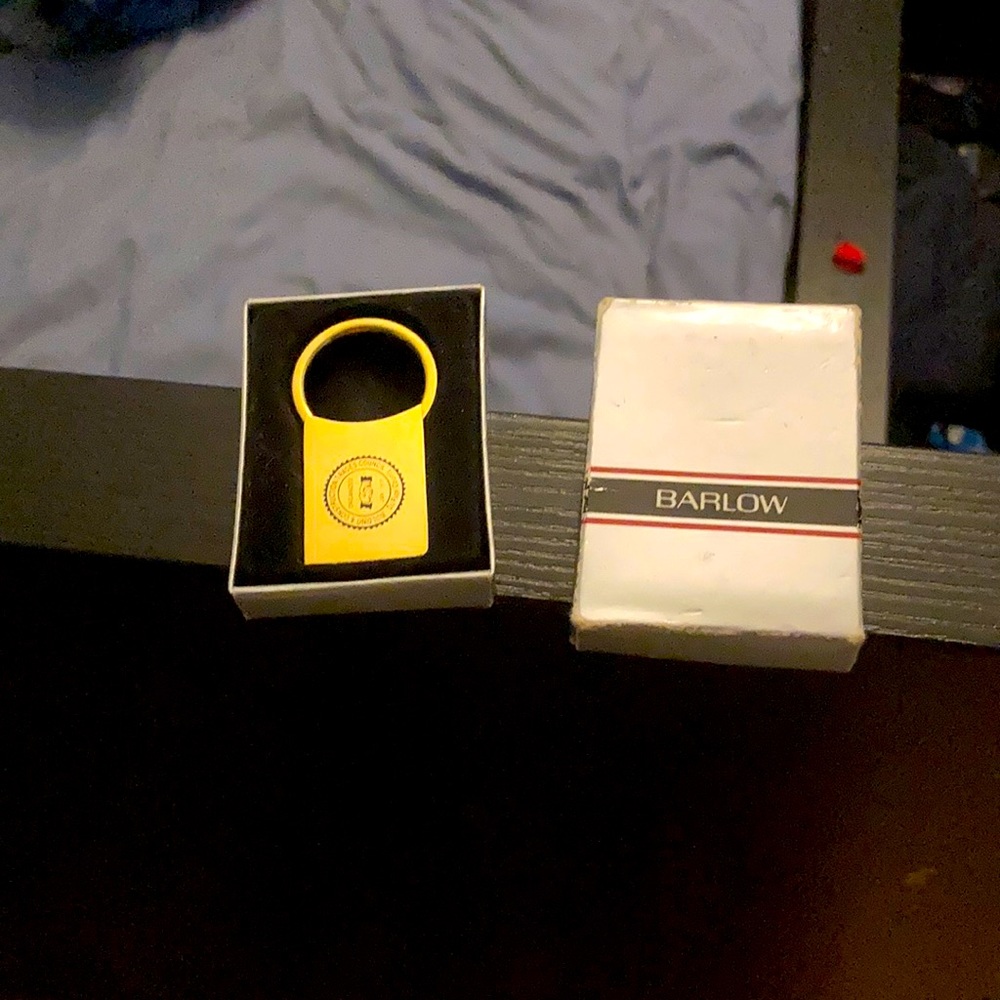 Barlow 18k gold lock for chain